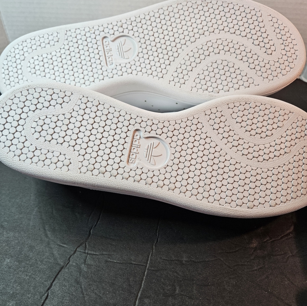 Stan Smith Velcro Adidas Shoes - Picture 8 of 8